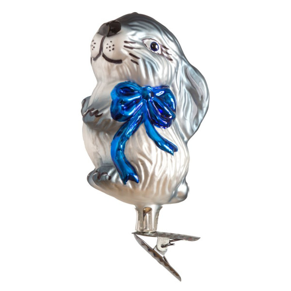 Osterhäsin 'Hermine' auf Clip, Einzelverpackung grau mit blauer Schleife