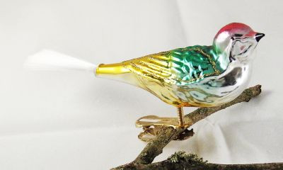 Vogel mit gedrehten Kopf, gespritzt Nr. 21, gold, grün, rot